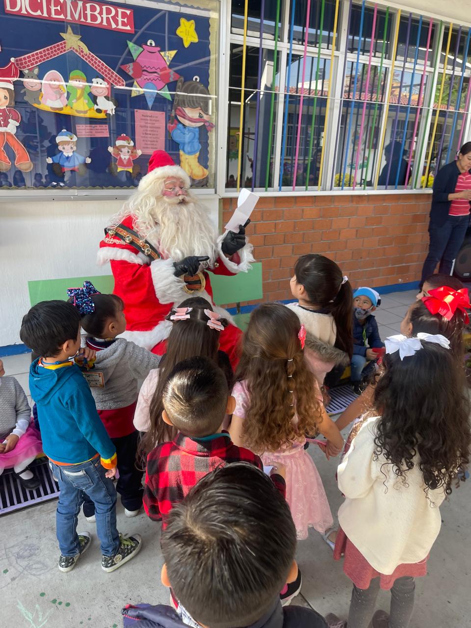 Santa con niños